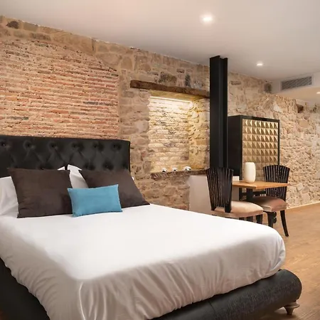 1907 Apart-hotel *