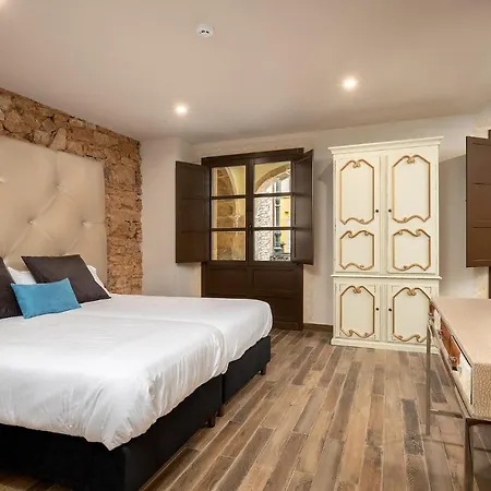 1907 Apartahotel *